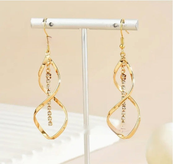 Creative Spiral Design Refined Stylish And Versatile Diamond Female Earring Ornament