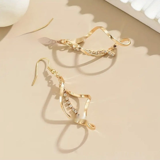 Creative Spiral Design Refined Stylish And Versatile Diamond Female Earring Ornament