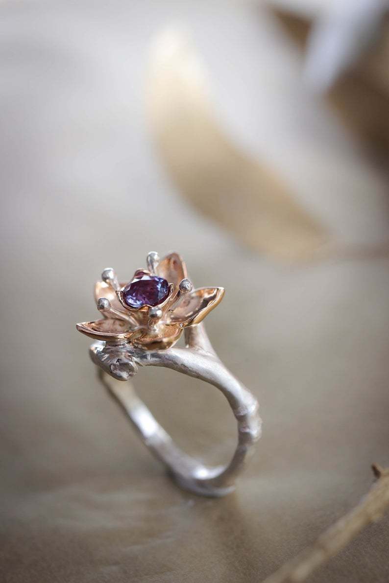 Two-tone Floral Fashion High Sense Women's Ring Engagement Ornament