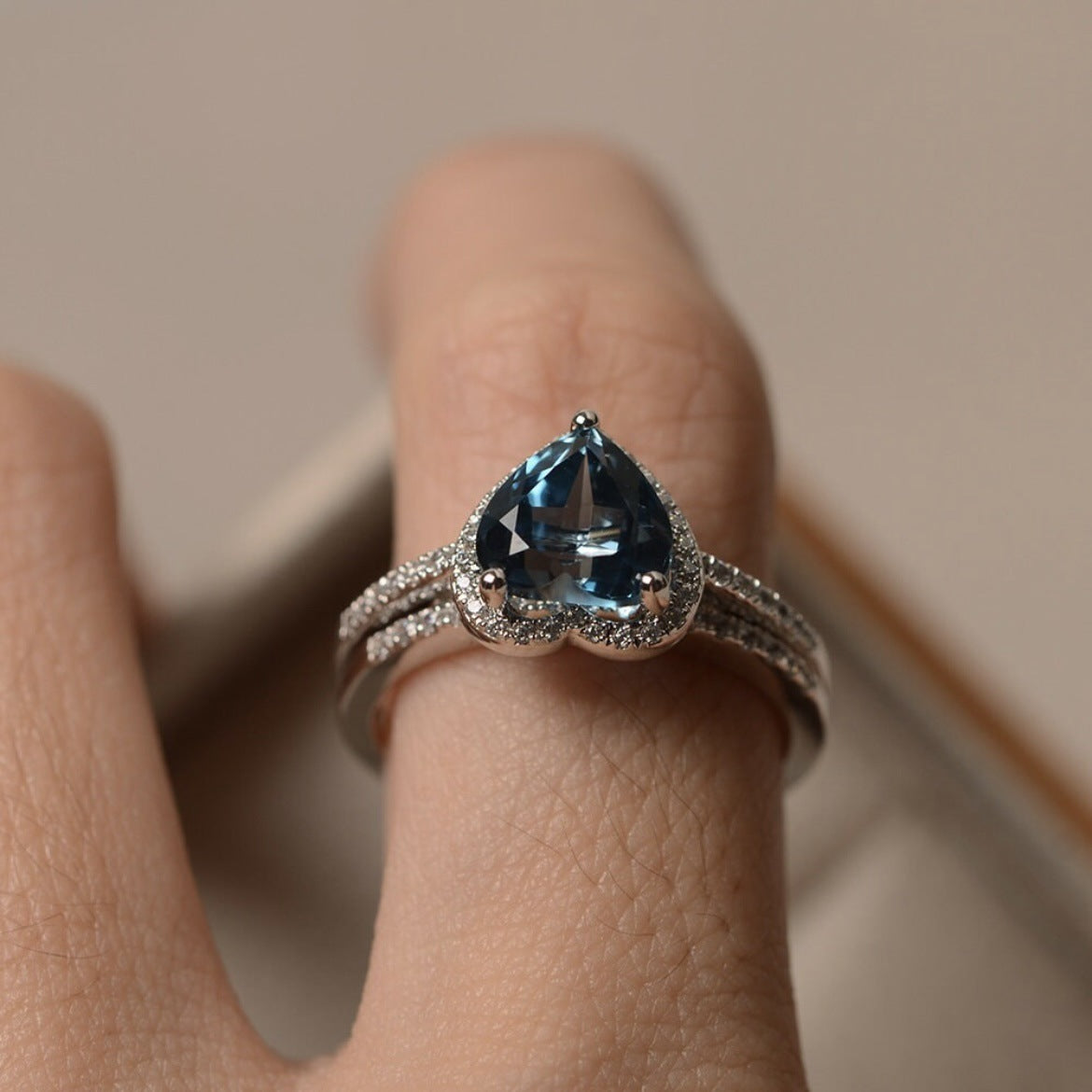 Blue Heart Zircon Ring Fashion Women Ornament
